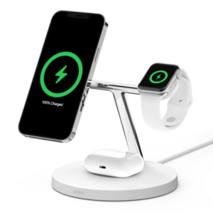 Belkin BOOST↑CHARGE™ PRO Drahtloses 3-in-1-Ladegerät mit MagSafe weiß